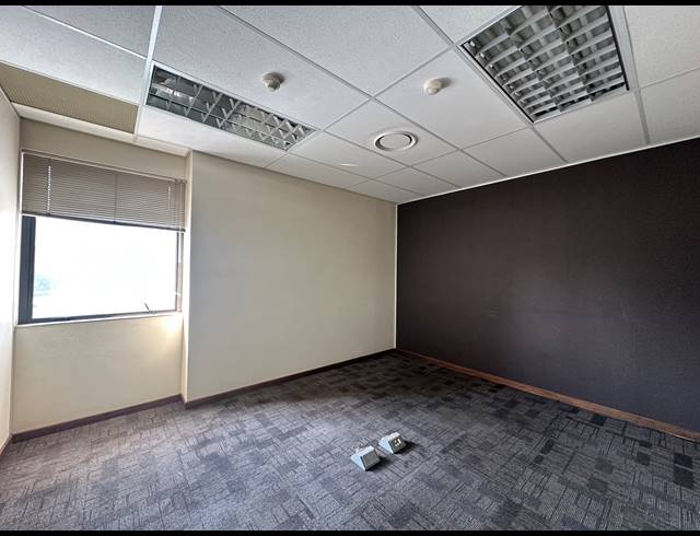 430M² OFFICE TO LET IN ECO PARK ESTATE